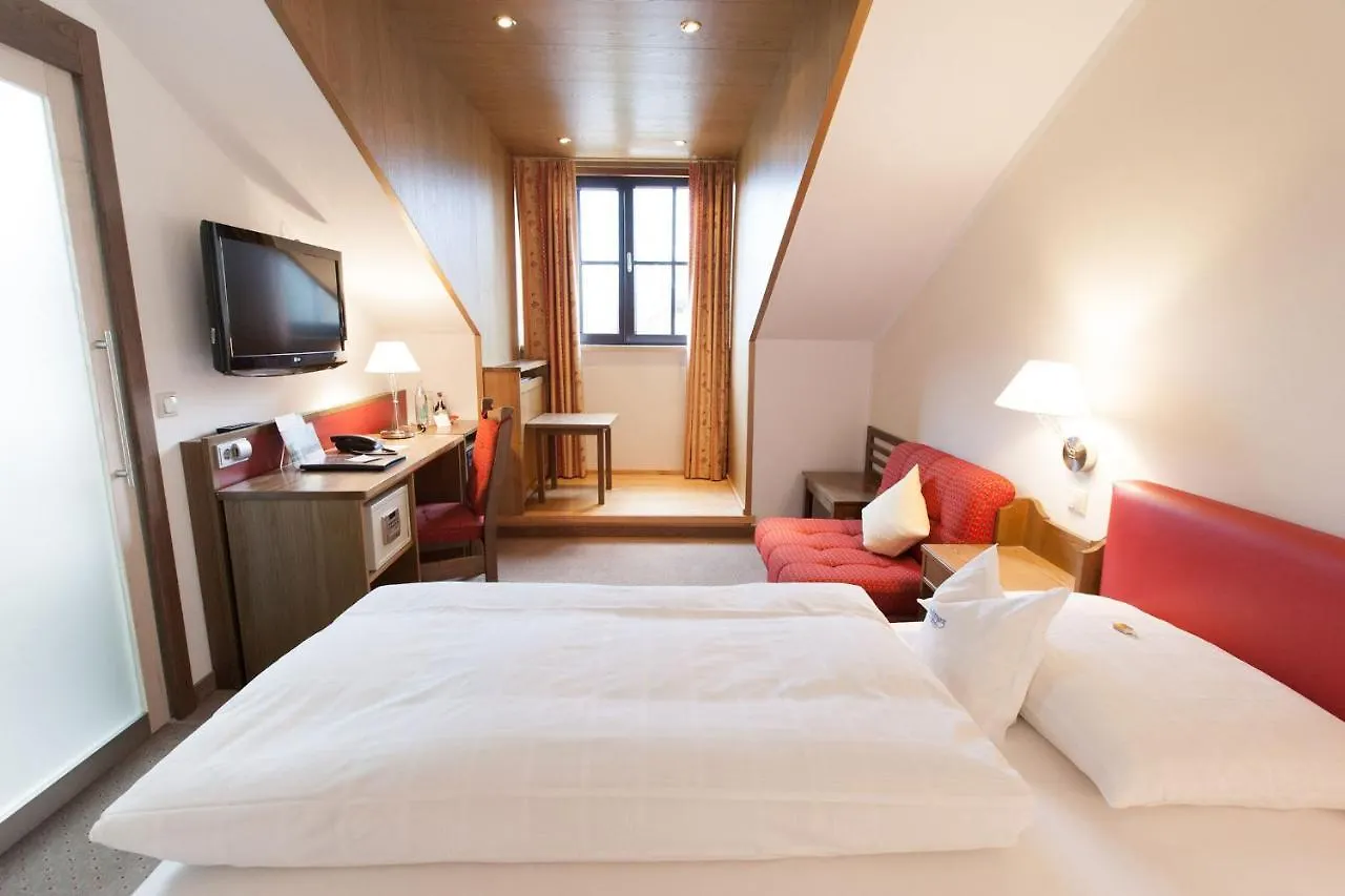 Hotel Hachinger Hof Oberhaching 4*,